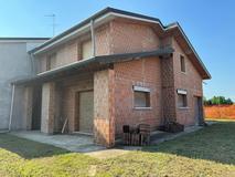 Bifamigliare al grezzo in Vendita